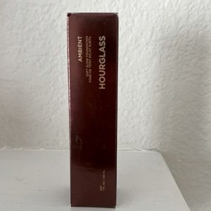 Hourglass Ambient Soft Glow Foundation